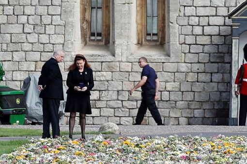 Sarah Ferguson seen for first time since Queen Elizabeth’s death, views floral tributes with Prince Andrew