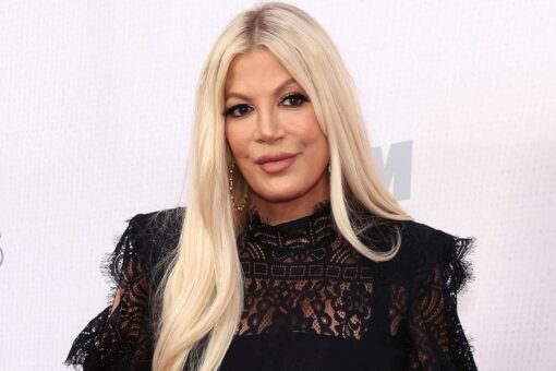 Tori Spelling posts rare picture of her out to dinner with her mom Candy and brother Randy