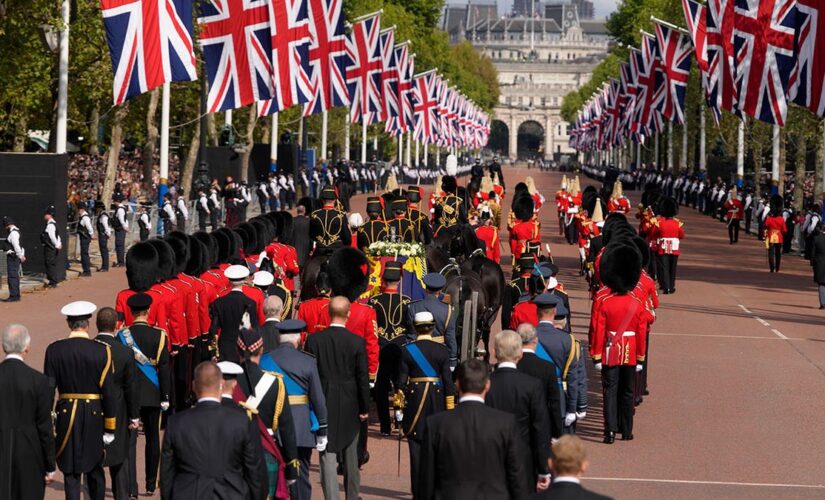 Mourners face 35 hour wait times to see Queen Elizabeth’s coffin