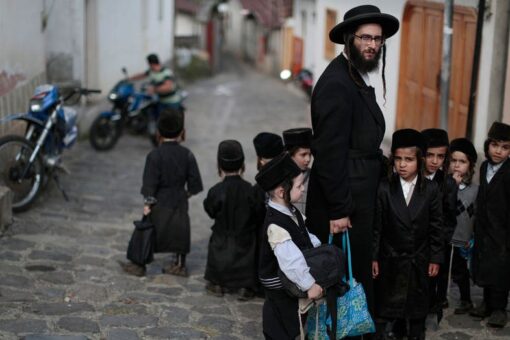Members of extreme Jewish sect in Mexico escape encampment