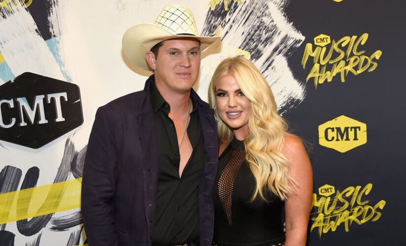 Jon Pardi, wife Summer expecting their first baby together