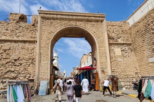 Militia clashes in western Libya drag on, leaving 5 dead