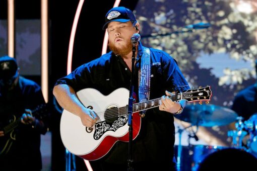 Luke Combs pays back young fans who bought their own tickets to his show