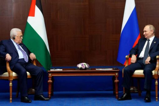 Palestinian president, in front of Putin, rules out US as Mideast peace mediator during speech