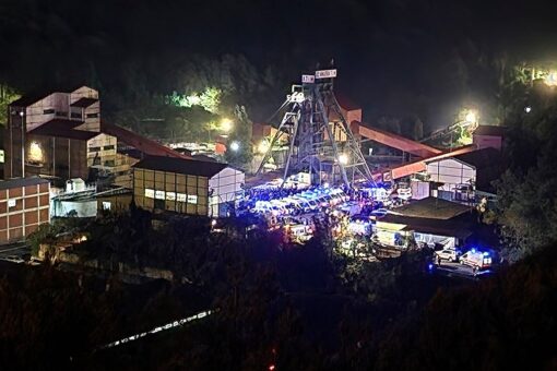 Turkish coal mine blast leaves 40 dead, many trapped: officials