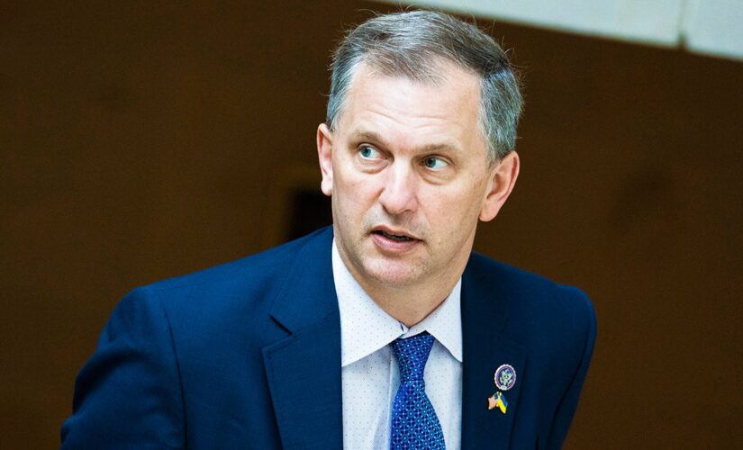 Illinois Rep. Sean Casten reveals teenage daughter died from cardiac arrhythmia