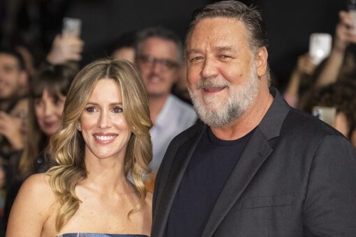 Russell Crowe poses with girlfriend nearly half his age; denies reports of awful audition with Julia Roberts