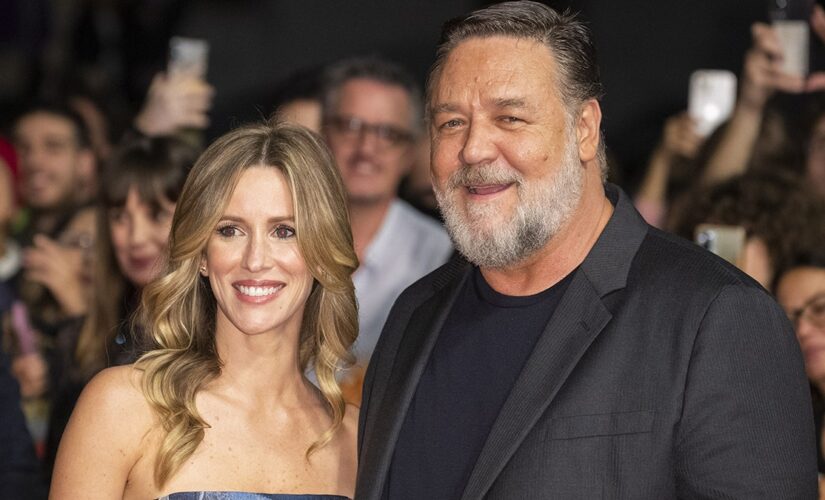 Russell Crowe poses with girlfriend nearly half his age; denies reports of awful audition with Julia Roberts