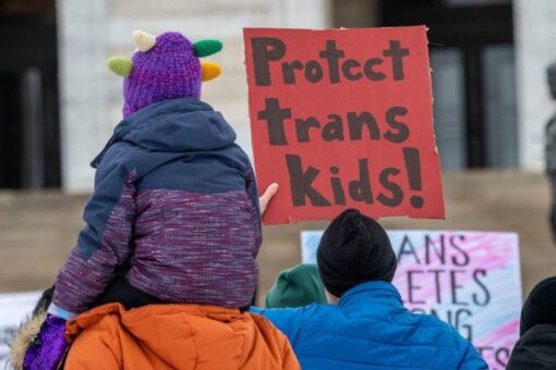 Mental health professionals have ‘abandoned’ duty of care in treatment of trans youth, therapist says