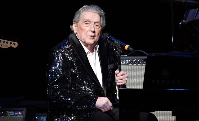 Elton John, Ringo Starr, Dennis Quaid and other celebrities pay tribute to the late Jerry Lee Lewis