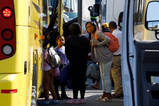 Florida spends nearly $1M for migrant flights to Delaware, Illinois that were postponed