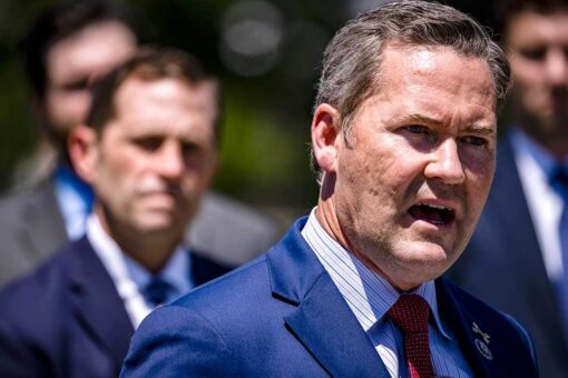 Rep. Waltz, special forces sergeant blast military’s vax mandate, woke policies: ‘need to right the ship’