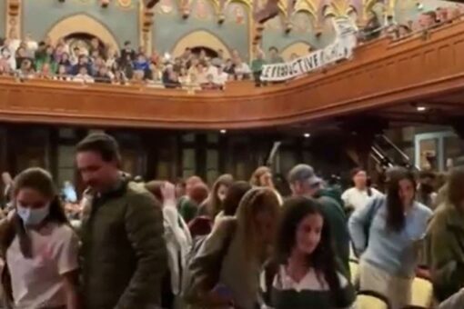Georgetown students walk out during Pence speech, chant ‘hate has no home here!”