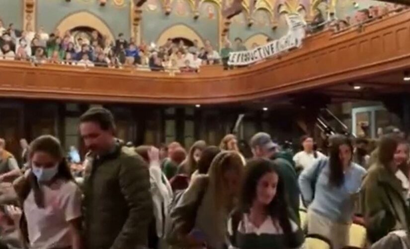 Georgetown students walk out during Pence speech, chant ‘hate has no home here!”