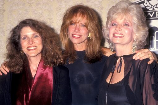 Carly Simon’s sisters die one day apart after battles with cancer: ‘I am filled with sorrow’