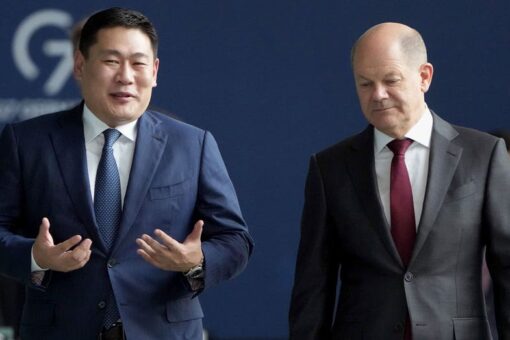 German chancellor hopes to get key raw materials from Mongolia