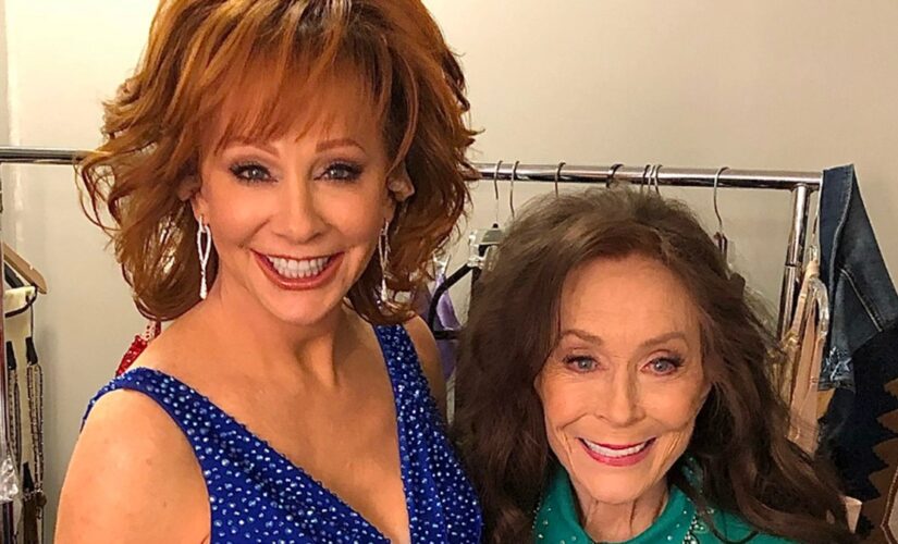 Reba McEntire remembers Loretta Lynn amid extending tour dates: ‘I will always love Loretta’