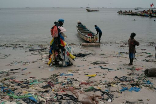 ‘Plastic Man’ has a mission: Cleaning up Senegal