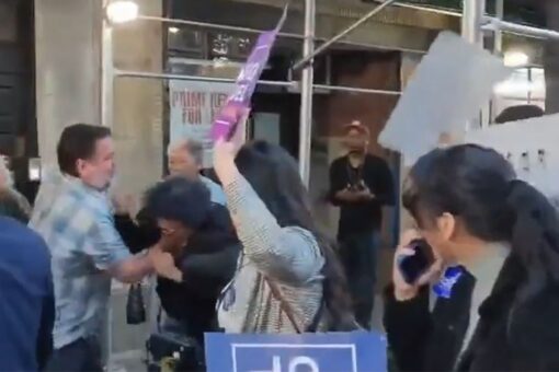 New York governor: Lee Zeldin supporter attacked at rally for Gov. Kathy Hochul, video shows