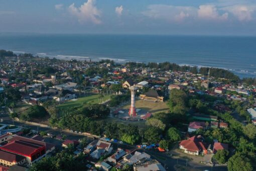 Strong earthquake shakes western Indonesia, no tsunami alert issued