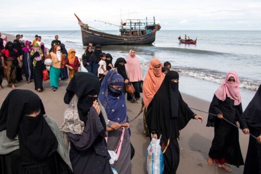 Over 100 Rohingya refugees land on Indonesian beach, 2nd time this week