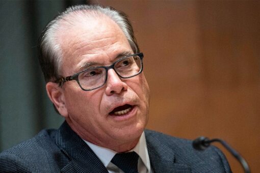 Sen. Mike Braun announces run for Indiana governor, opening Senate seat in 2024