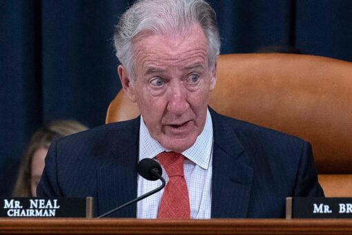 Dems on House taxwriting committee vote to release Trump’s tax information