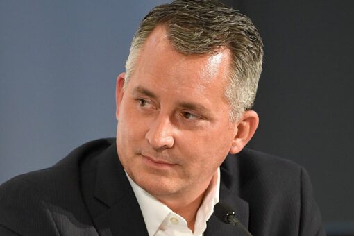Former GOP congressman says Republicans, Democrats could expand majorities by inviting independents