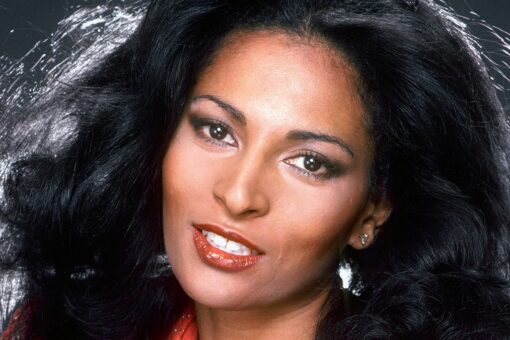 Pam Grier has a warning for cheating partners: ‘Don’t worry about my guns. Worry about my chainsaw’