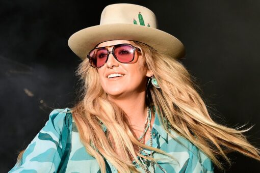 Country singer Lainey Wilson dishes on ‘Yellowstone’ kiss: ‘Angles are so important’