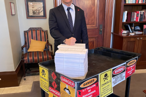 Sen. Rand Paul mocks massive $1.7 trillion omnibus bill: ‘Hazardous Debt’