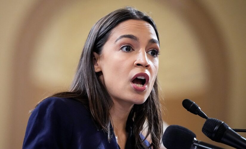 AOC hits Sinema for leaving Democratic Party, registering as an independent: ‘People deserve more’