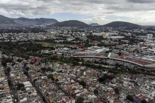 Well-known Mexican radio, television reporter survives shooting