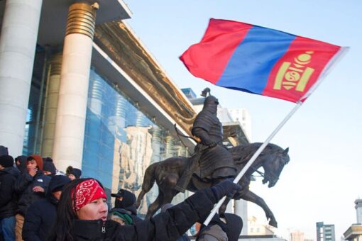 Mongolian protesters try to storm State Palace alleging corrupt officials sold coal to China