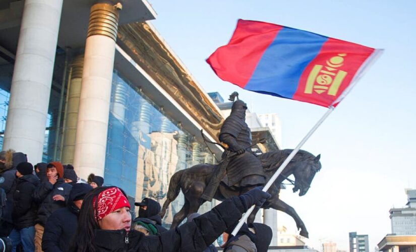 Mongolian protesters try to storm State Palace alleging corrupt officials sold coal to China