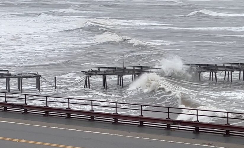 California storm knocks out power for 560,000 as NWS warns of impending floods