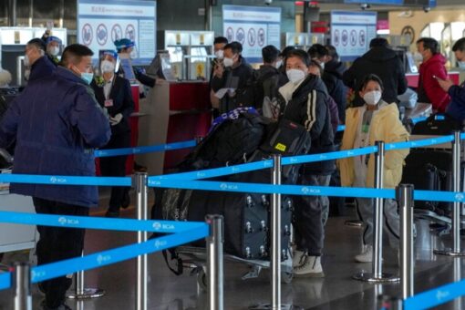 Chinese travelers facing COVID-19 testing requirements from more countries amid outbreak