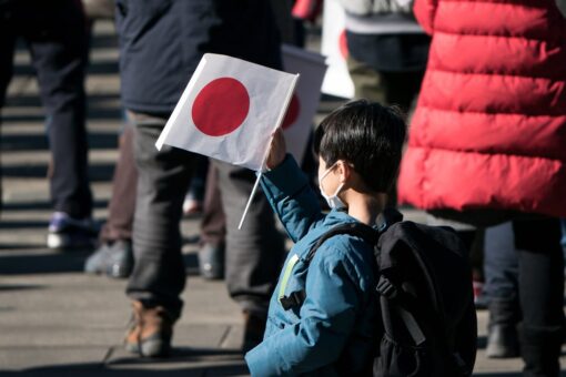 Tokyo to give 5,000 yen in monthly benefits per child