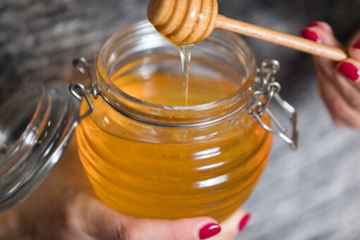 Honey as an alternative to sugar? New study indicates the health benefits